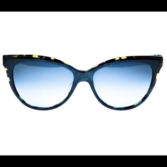 Name brand sunglasses - Picture 1 of 2